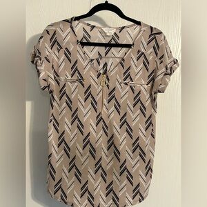Flower & Feather | Beige and Black Chevron Blouse | Size Medium